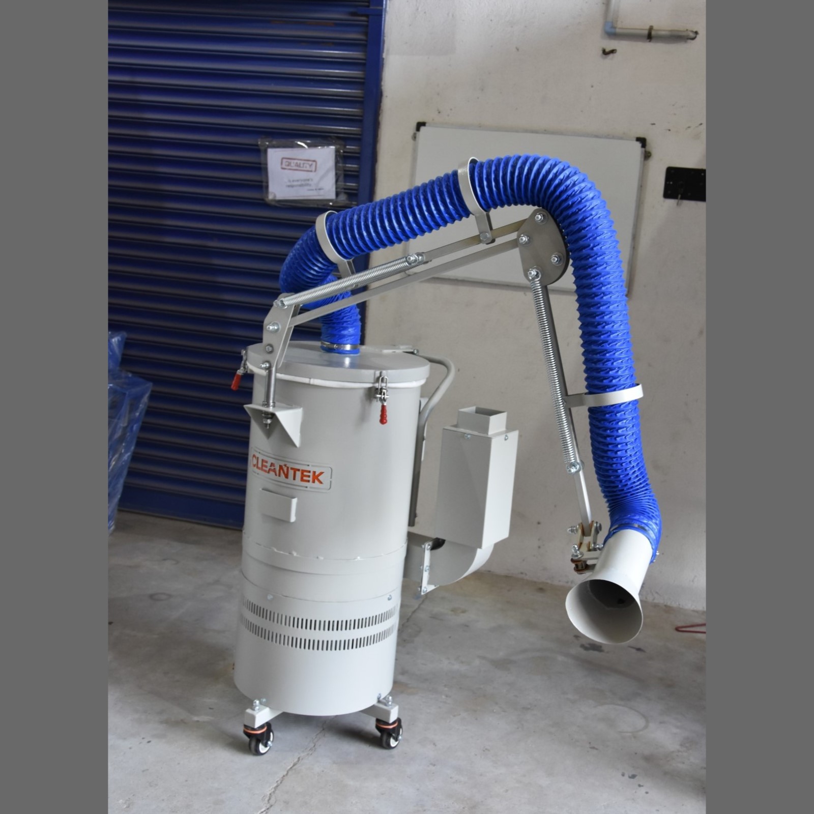 Dust Collector With Suction Arm